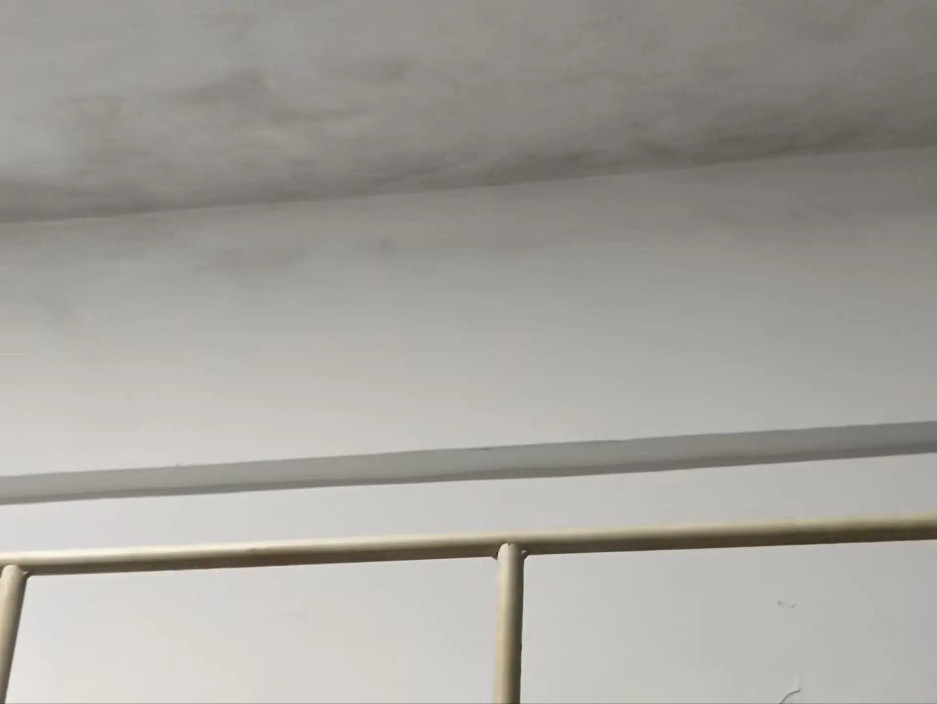 突出房梁
